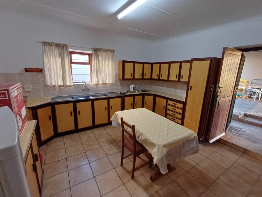 To Let 3 Bedroom Property for Rent in Albertinia Western Cape